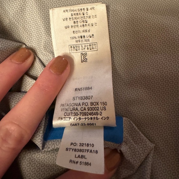 Blue Women’s Patagonia rain jacket - Picture 7 of 8